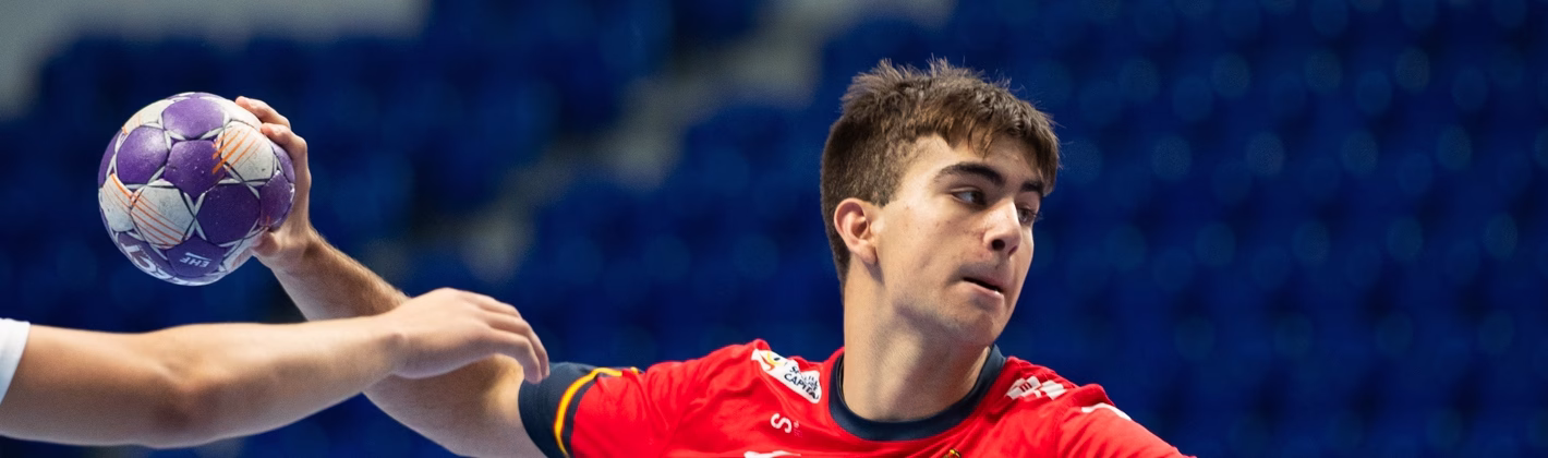 photo credit  vuk raicevic   hf montenegro m18 ehf euro esp   por 12 1 0