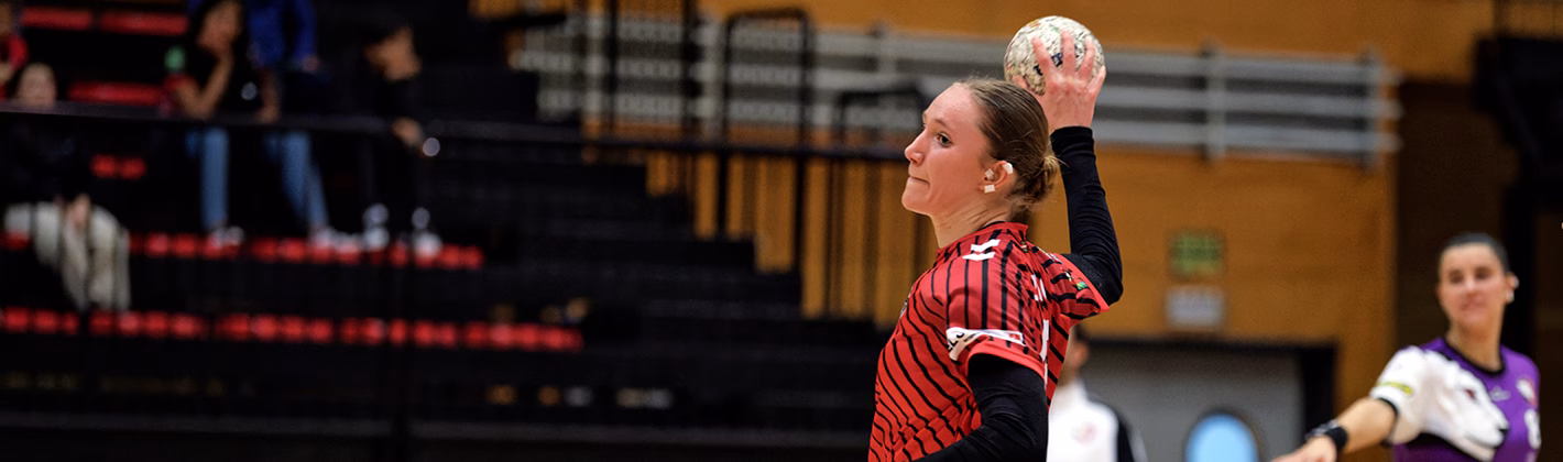 zuazo femenino cabecera png