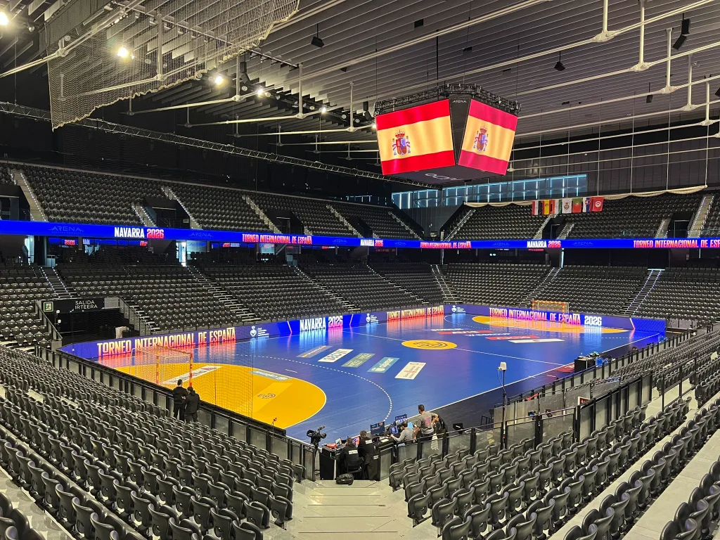 imgi 1 G JknQ5WgAAJHxe